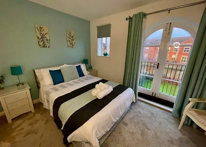 Silver Stag Properties, Cozy 2 Bedroom Home W Parking