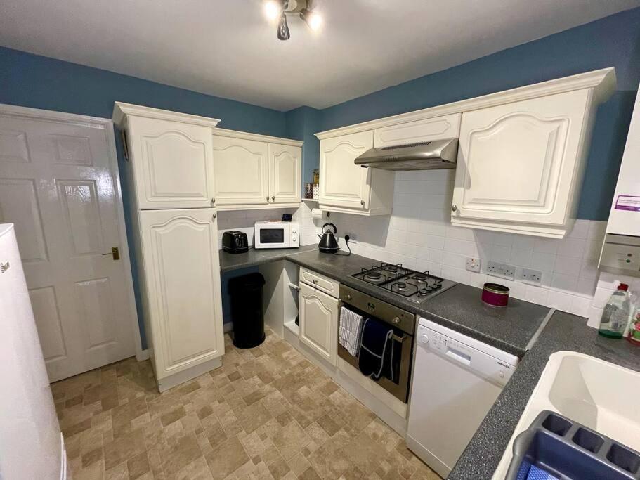 Silver Stag Properties, Cozy 2 Bedroom W Parking Loughborough